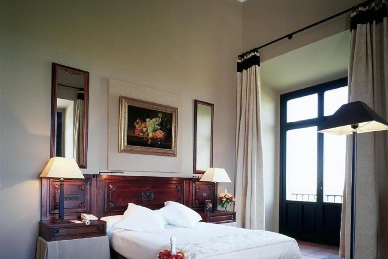 ปาราดอร์ เด เลร์มา Hotel ภายนอก รูปภาพ